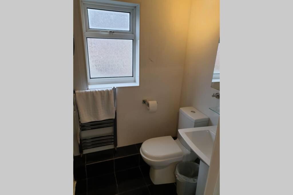 South Shield'S Hidden Gem Garnet 3 Bedroom Apartment Sleeps 6 Guests South Shields Exterior photo